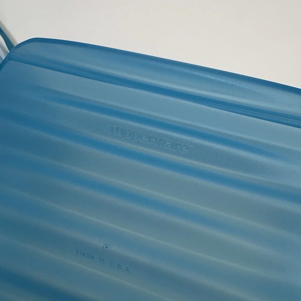 Set Of 2 Tupperware Fridge‎ Smart Vented Produce Storage Container Blue 4.5 Cup
